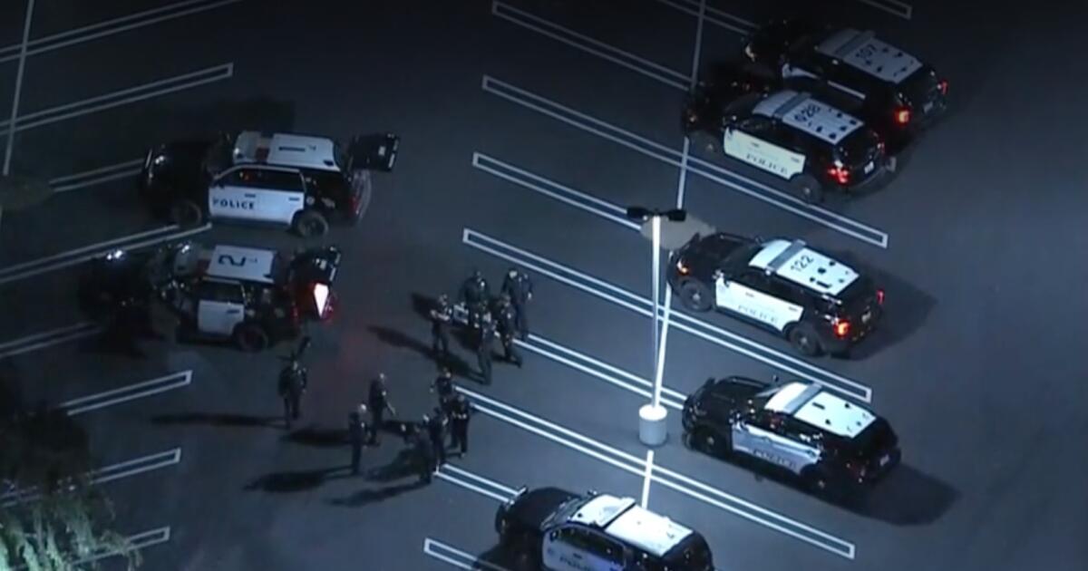 Police kill suspected gunman in Pasadena shootout; 1 officer, 1 victim wounded