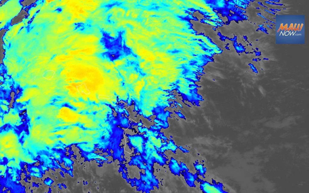 Powerful kona storm begins trek down island chain; severe weather to persist : Maui Now