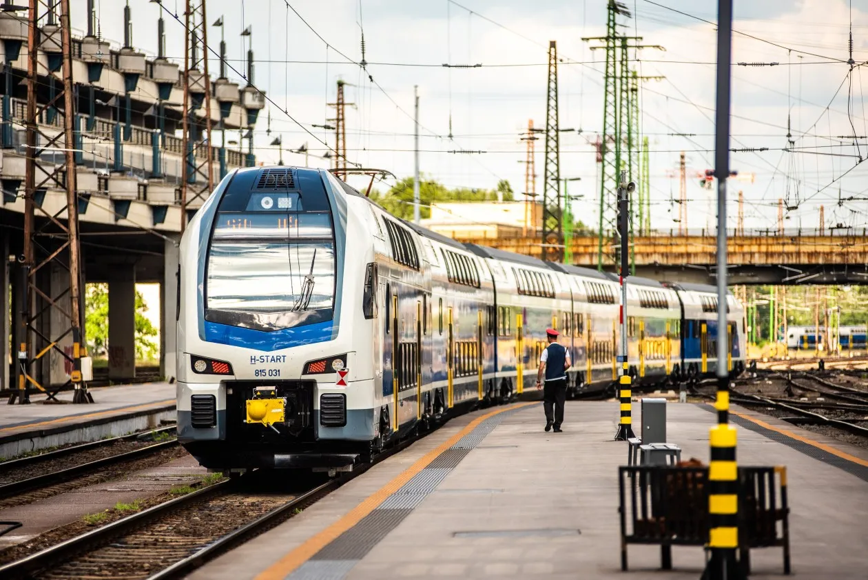 máv hungarian state railways glitch clock change refund