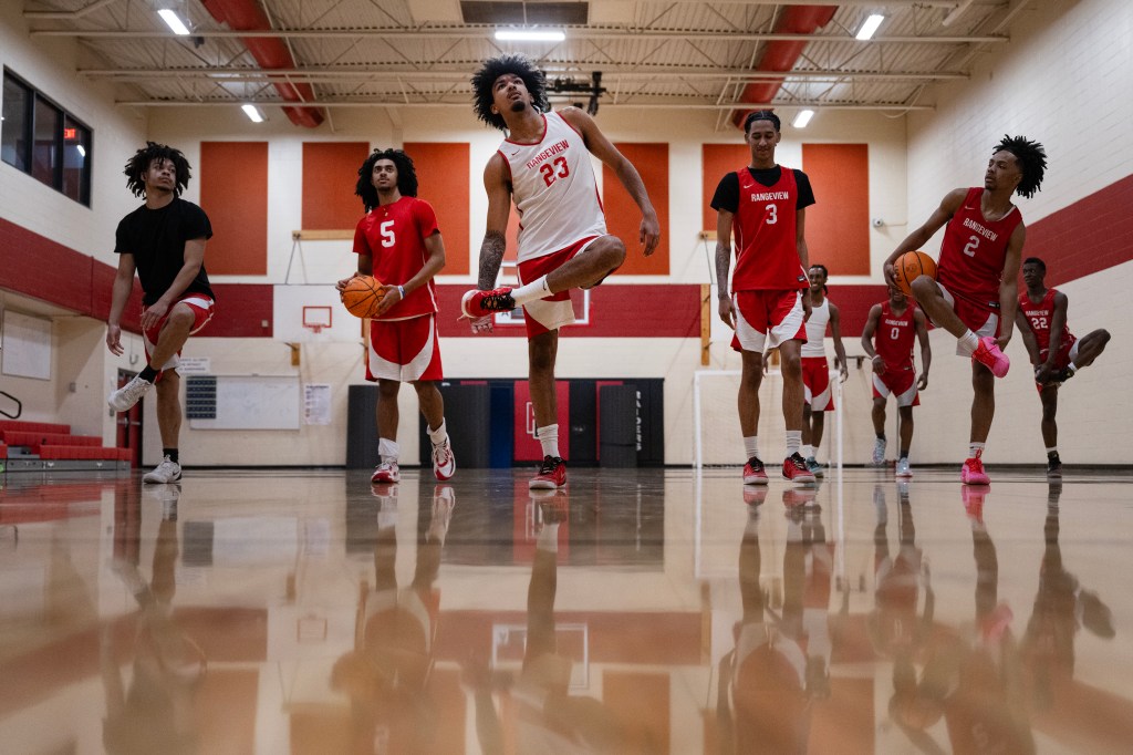 Rangeview boys basketball hungry for a Class 6A championship