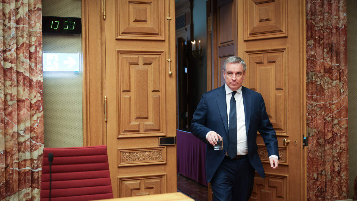 Housing Minister Claude Meisch seen arriving for a session at the Chamber of Deputies in December 2025