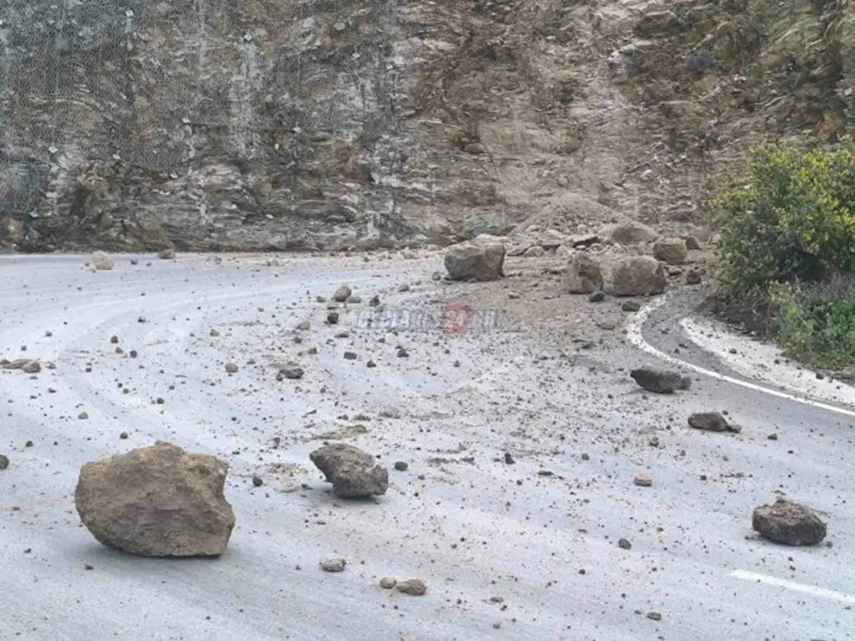 Rock slides on iconic Santorini disturb traffic of vehicles and ships