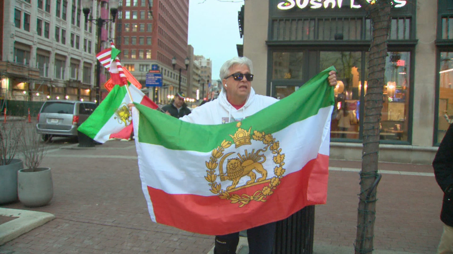 Supporters and opponents of US strikes on Iran rally on Monument Circle - Indianapolis News | Indiana Weather | Indiana Traffic