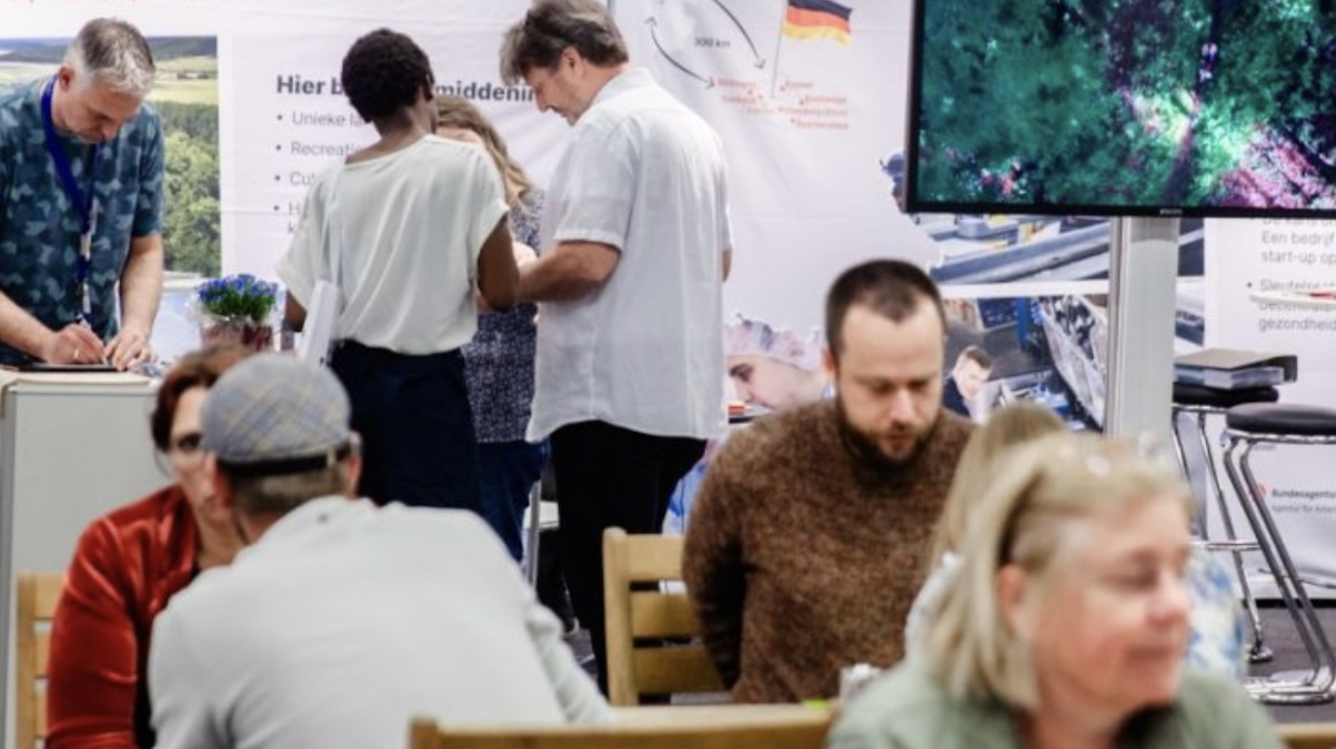 Suriname pakt groots uit op Emigratiebeurs in Utrecht