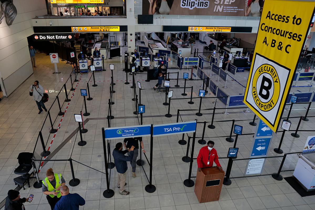 TSA workers paid, security lines ease at EWR