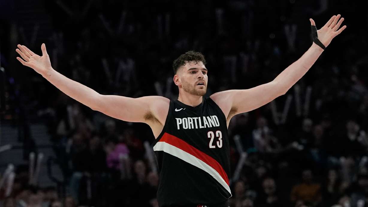 Trail Blazers beat the Jazz 124-114 to close in on the Warriors for 9th in the West