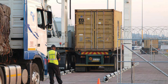 Transporters will not allow Fuel Tankers to cross the Border during the Protest