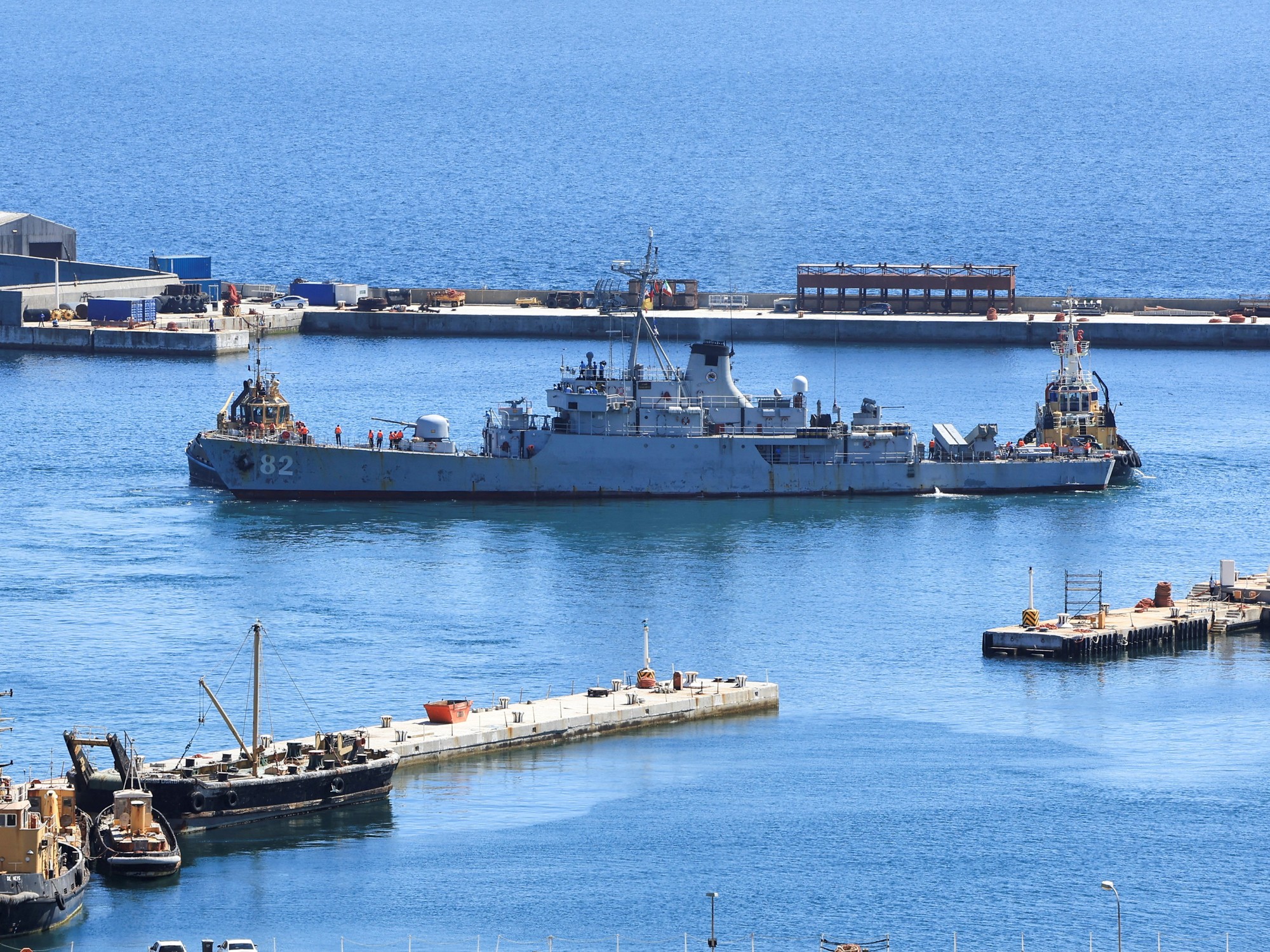 Trump dice que quiere destruir la Armada de Irán. Esto es lo que debes saber