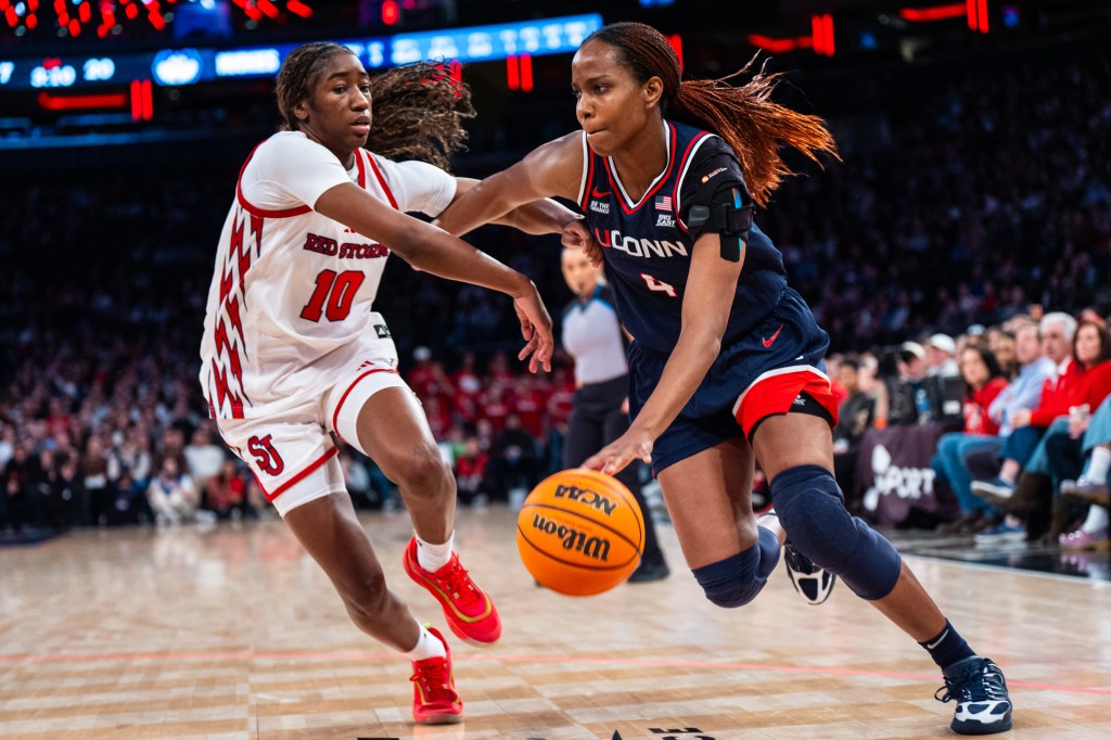 UConn women rout St. John's to end regular season unbeaten