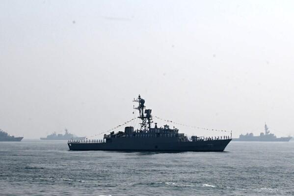 US Submarine Sinks Iranian Warship Off Sri Lanka Coast