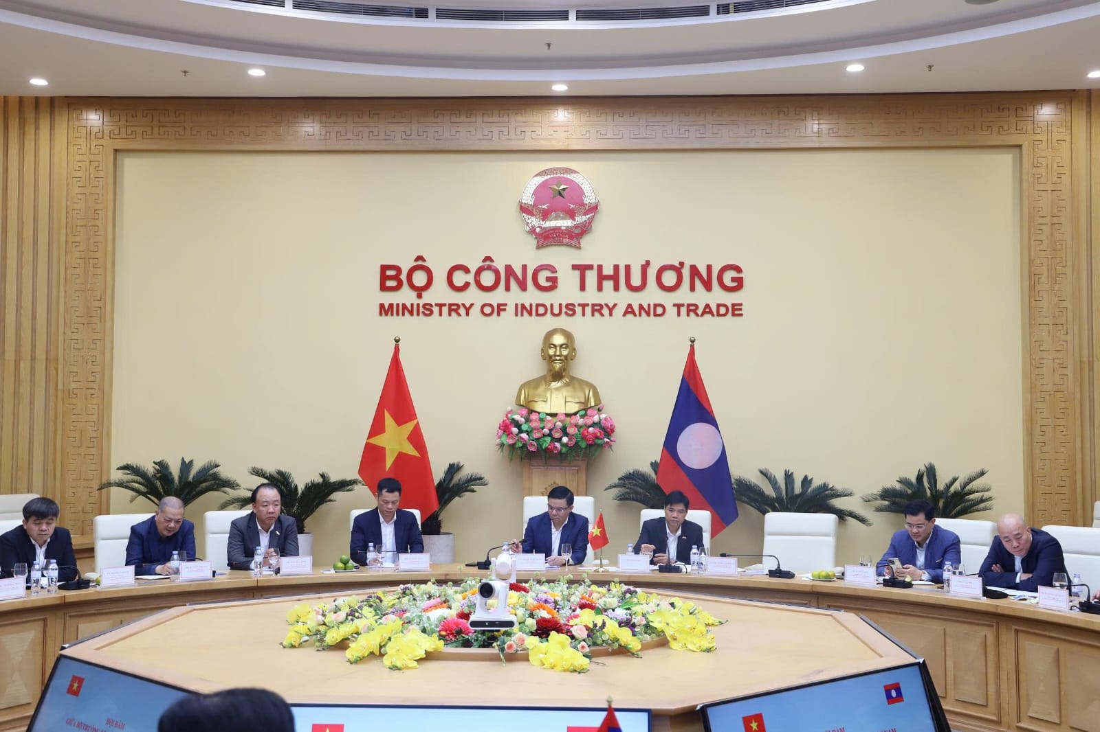 Vietnam Steps In to Supply Laos With 50 Million Litres of Fuel Amid Crisis