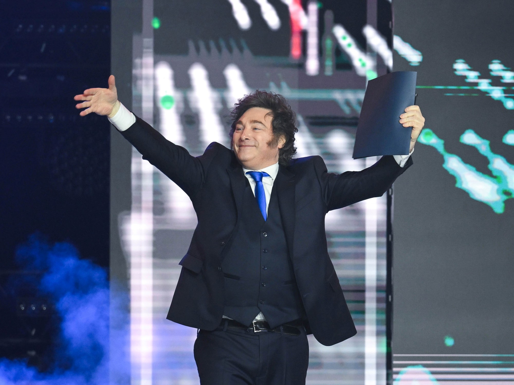 tras su paso por Hungría, el Presidente volvió a la Argentina en medio de las revelaciones por el escándalo $LIBRA