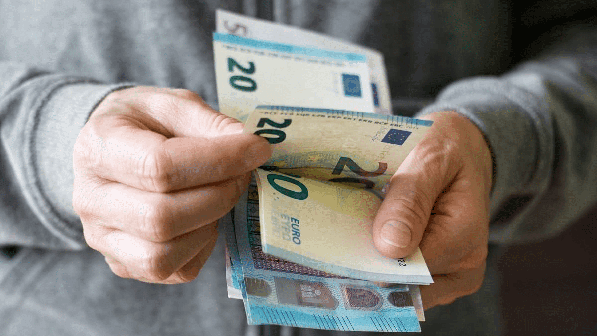 Le dinar algérien gagne du terrain face à l’euro