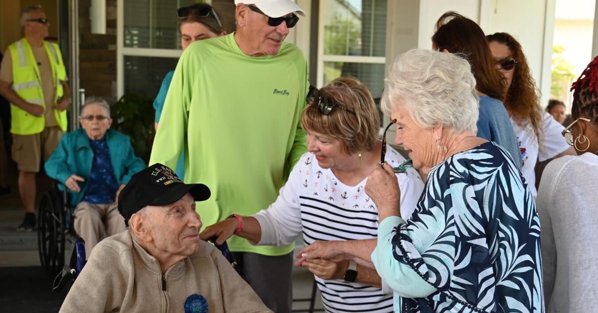 109-year-old veteran Gus Preno gets surprise birthday parade | News