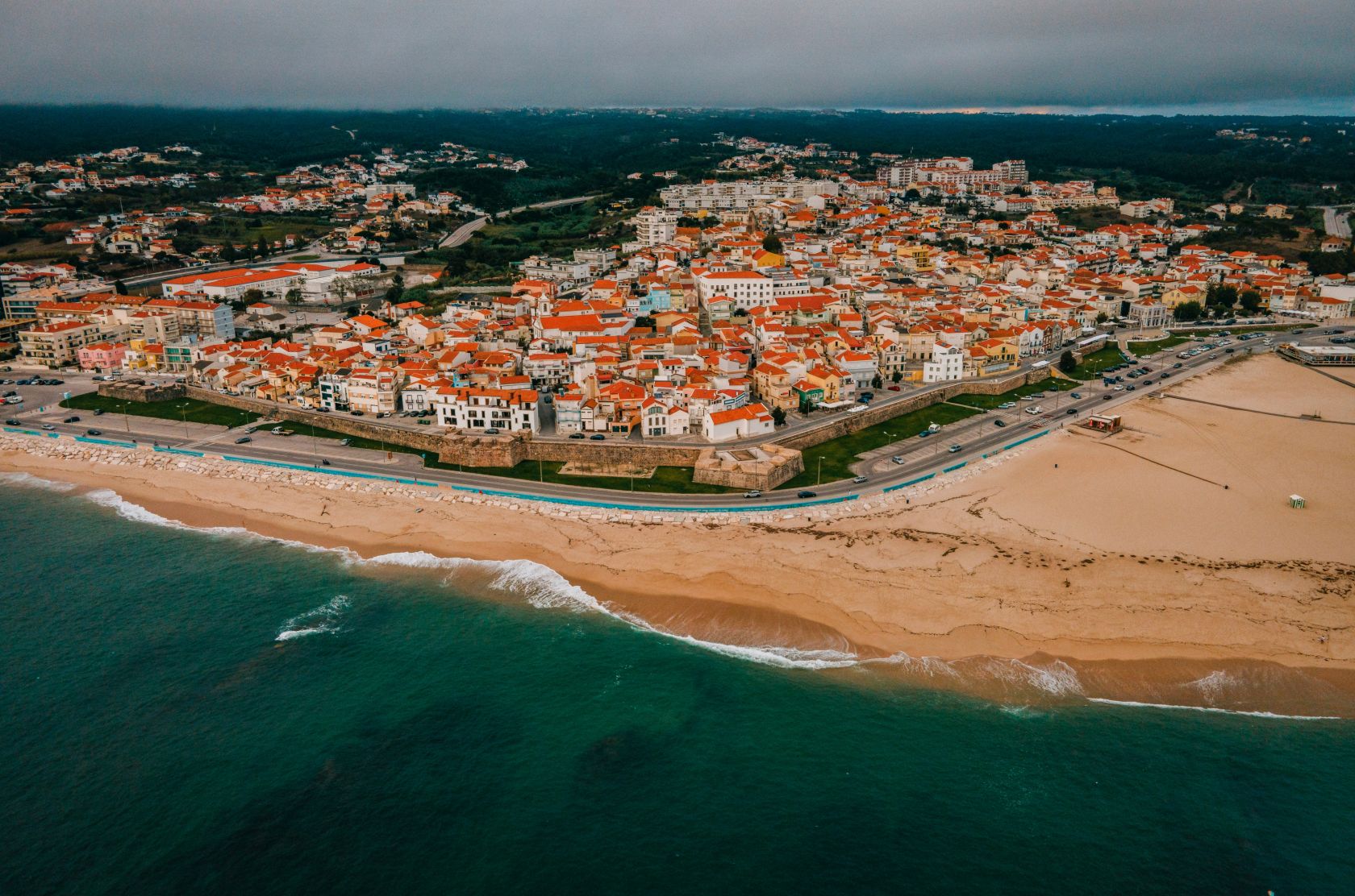 An explosion-like sound intrigues the population of central Portugal