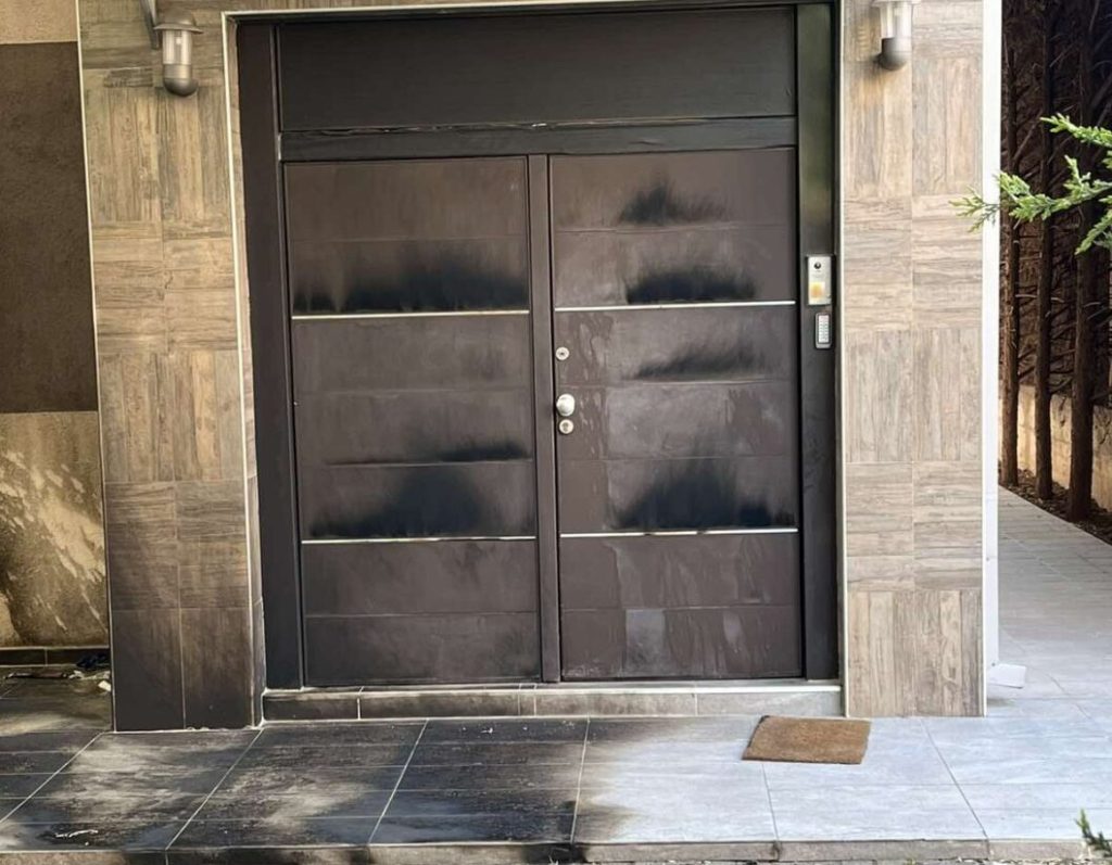 Attackers set fire to the entrance of the Skopje synagogue