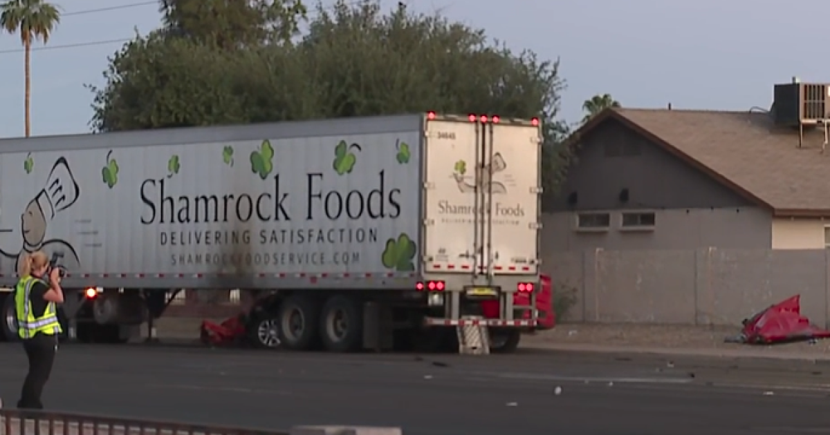 Camelback Road closed after crash involving semi-truck near 75th Avenue
