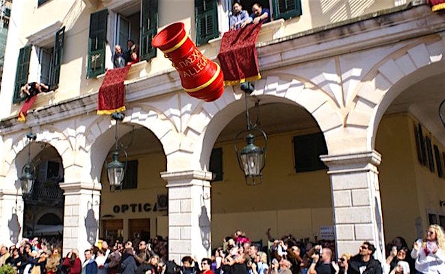 Corfu Celebrates Holy Saturday with Iconic “Botides” Clay Pot Smashing Tradition