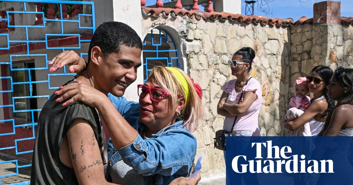 Cuba begins to free more than 2,000 prisoners as US eases fuel blockade | Cuba
