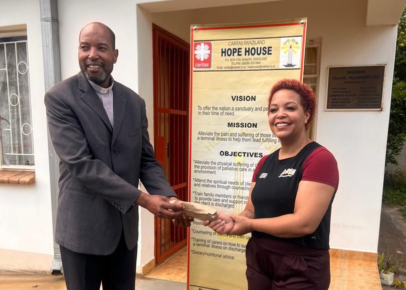 EASTER SPIRIT ON DISPLAY AS FITNESS ZONE DONATES E25 000 TO HOPE HOUSE