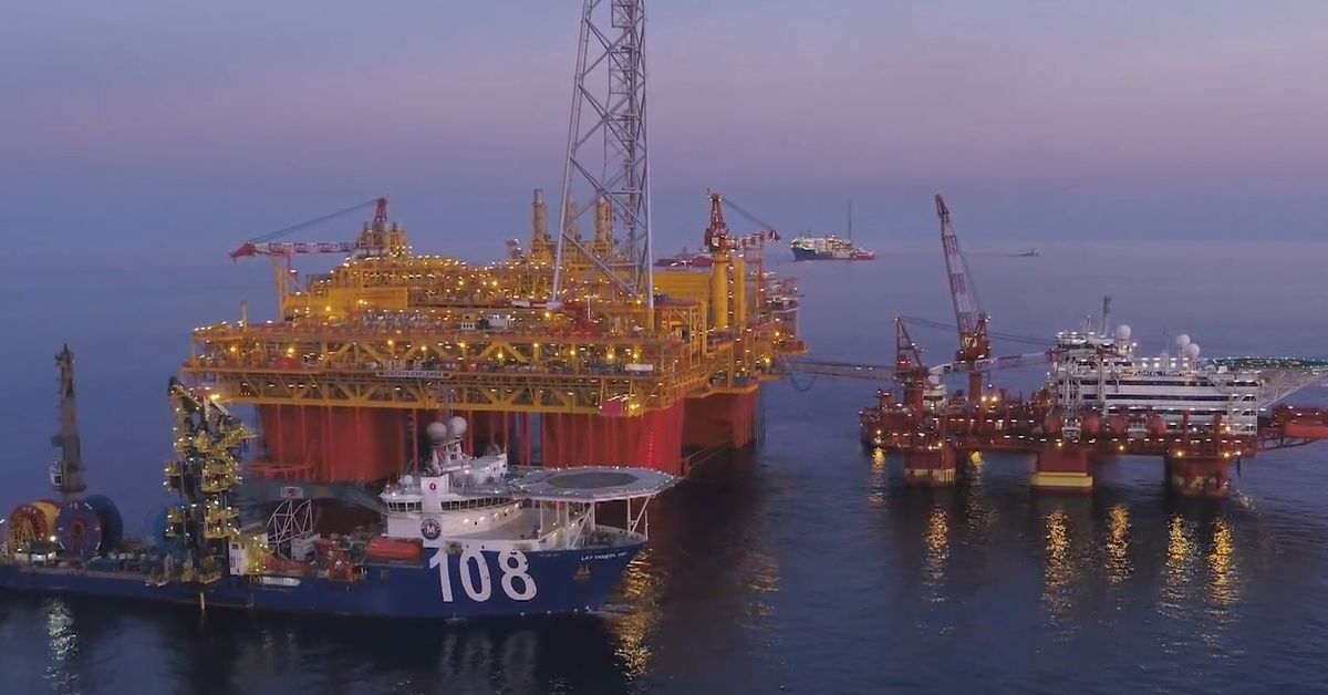 Experts send dire warning as Anthony Albanese travels to Singapore to lock in supplies