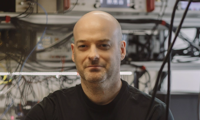 From film school dropout to billionaire in days: The unlikely rise of Christian Weedbrook in quantum computing