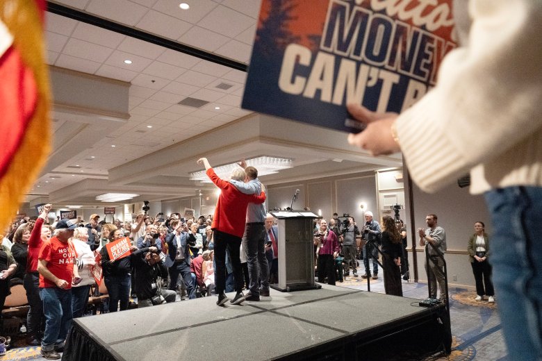 Graham Platner, with Elizabeth Warren in Maine, hits his frontrunner stride