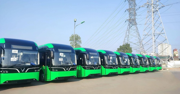 Hanoi adds 53 electric buses to fleet