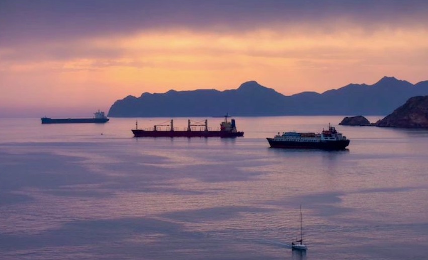 Hormuz Strait fully open to commercial shipping during ceasefire, Iran says