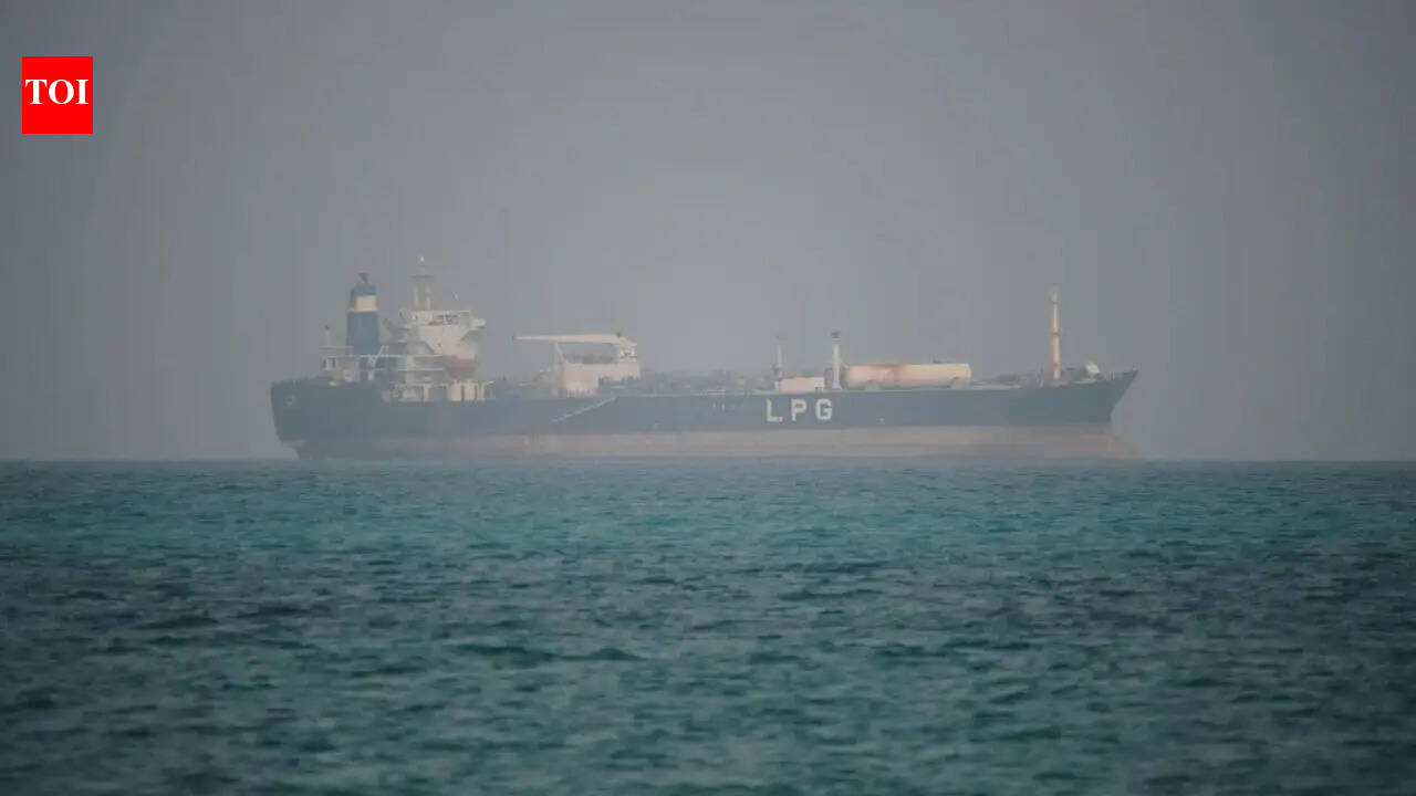 Houthis Threaten Bab al-Mandeb Closure Amid Rising Maritime Tensions | World News