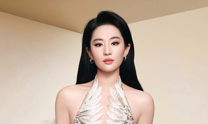 Liu Yifei wears cut-out gowns by Vietnamese designer Le Thanh Hoa