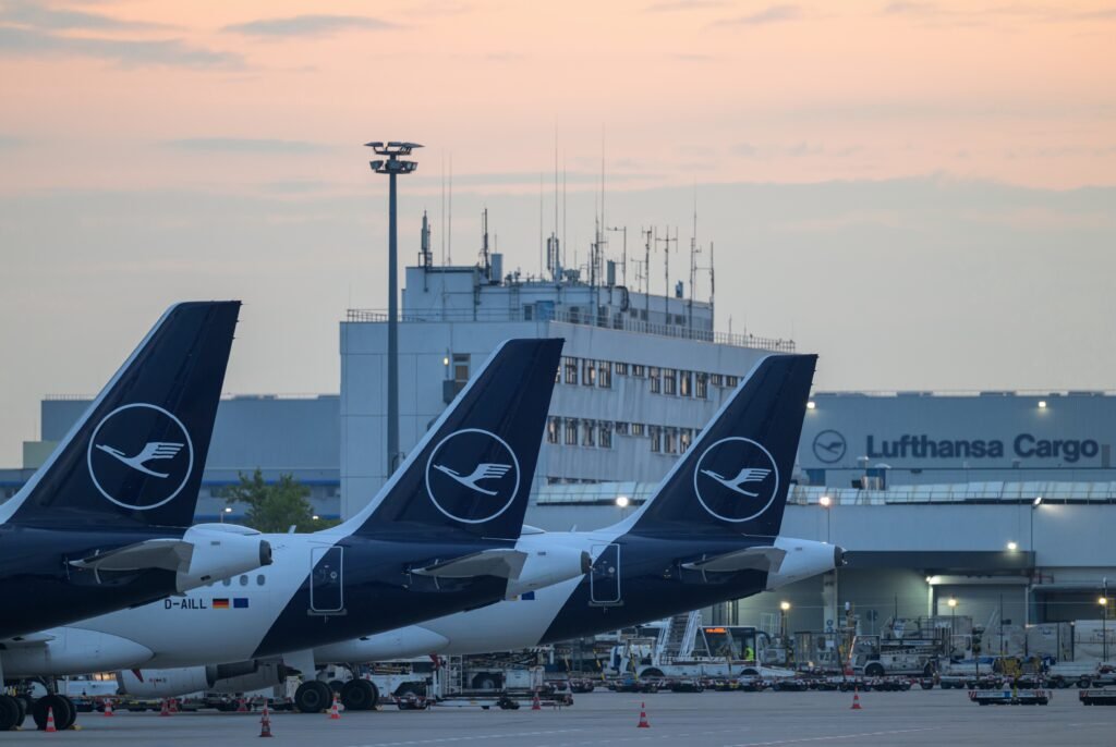Lufthansa cancels hundreds of flights as crews renew strike