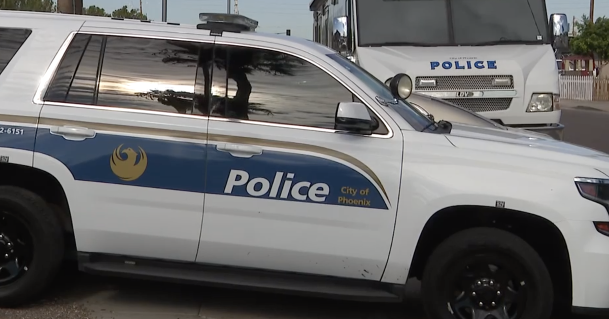 Man dead after shooting in west Phoenix Friday