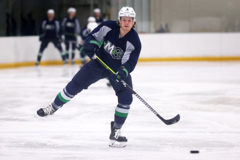 Mariners complete weekend sweep of Admirals