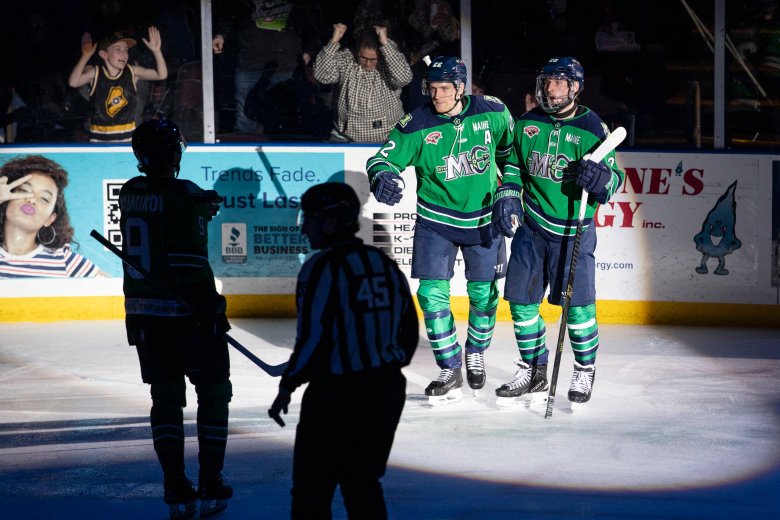 Mariners lose to Worcester in regular-season home finale