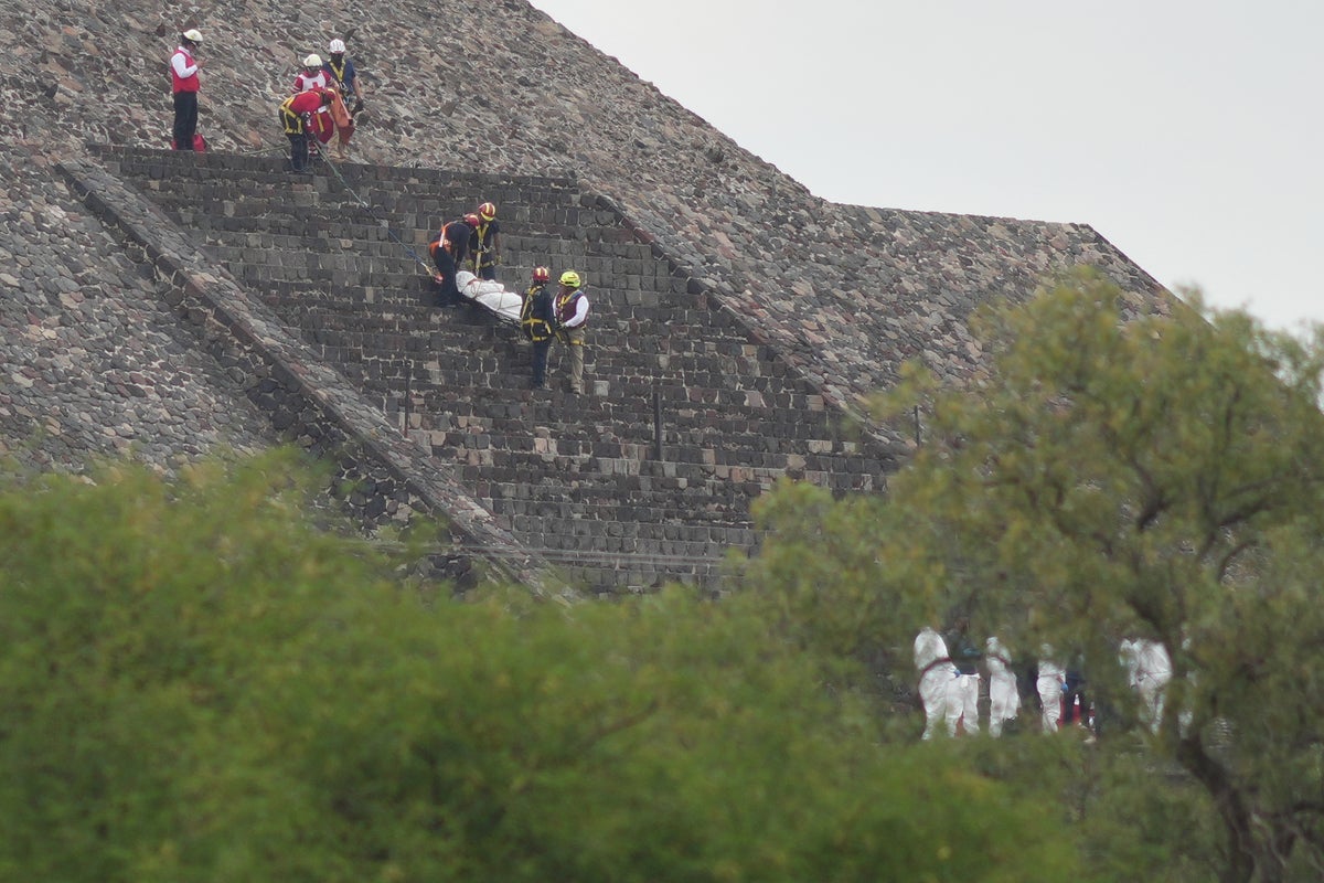 Mexico's famous Teotihuacan pyramids are closed after gunman opens fire on tourists
