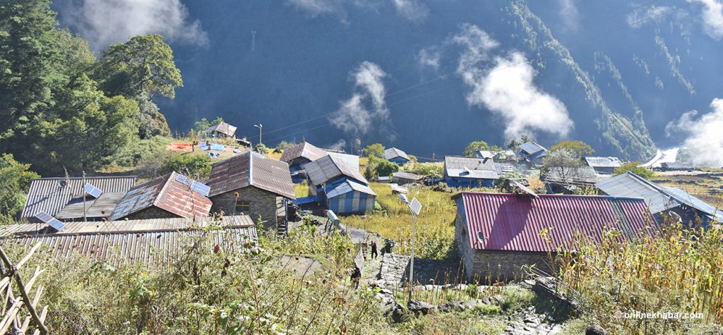 More than 1,000 citizens in Bhotkhola take border passes
