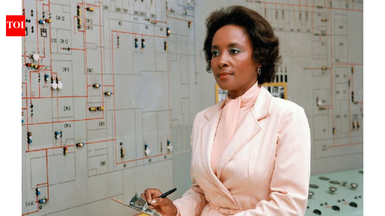 Nasa Source Code Woman Picture NASA’s ‘human computer’: Meet the woman who calculated the future of ...