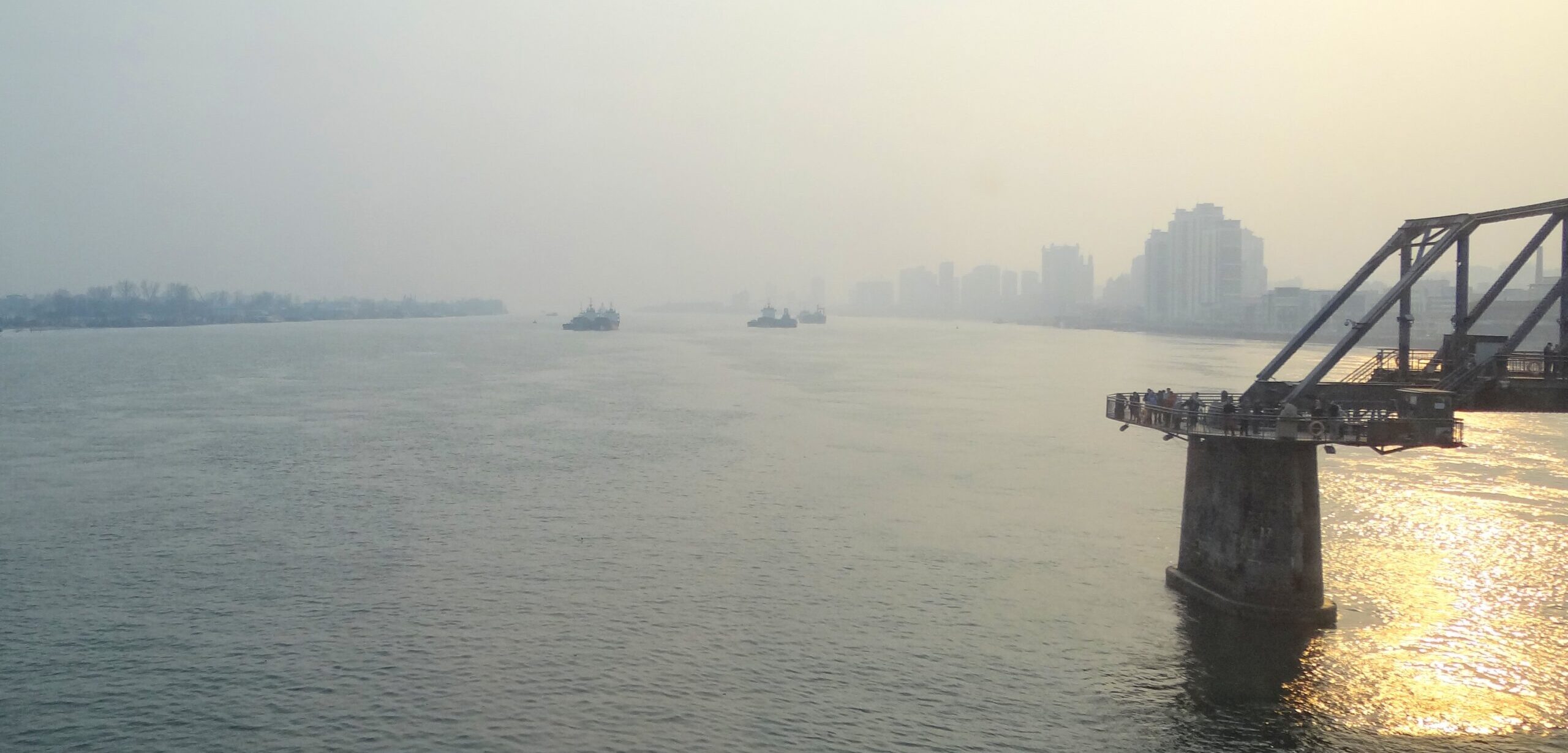 North Korea China travel resumes, tourists still barred