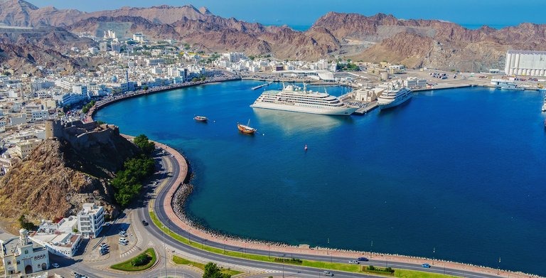 Oman enforces strict confidentiality rules for public sector employees to safeguard official information