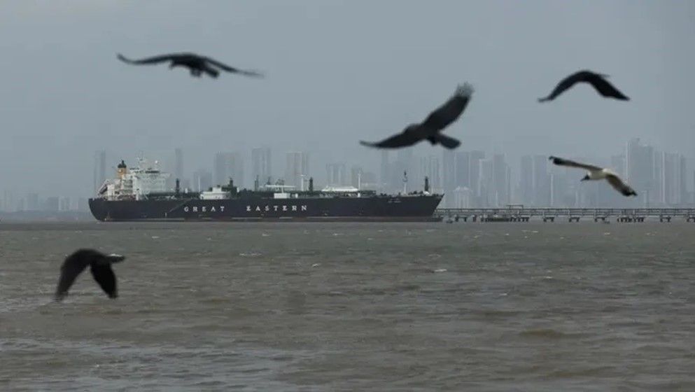 Only 12 Vessels Crossed the Strait of Horm...