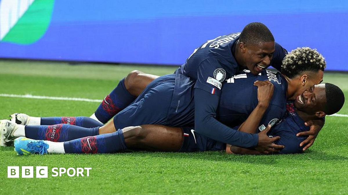 Paris St-Germain celebrate