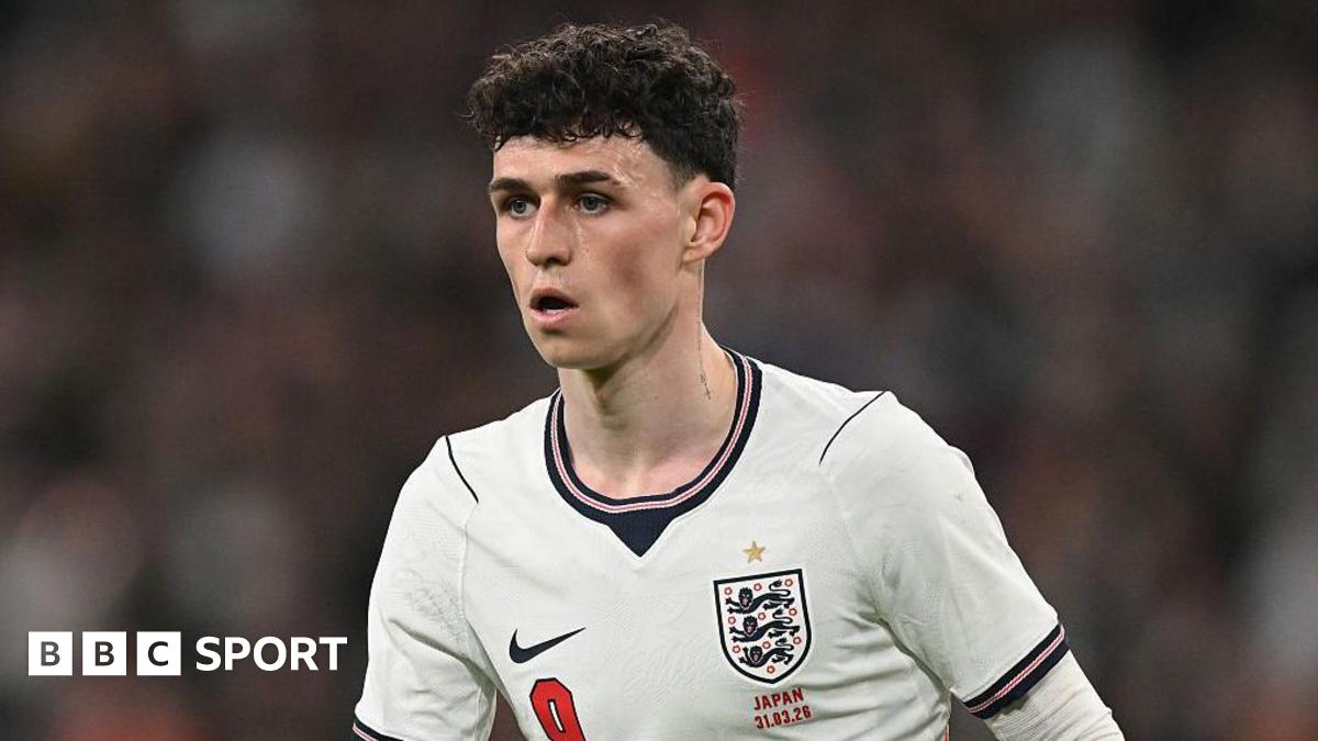 Phil Foden playing for England against Japan