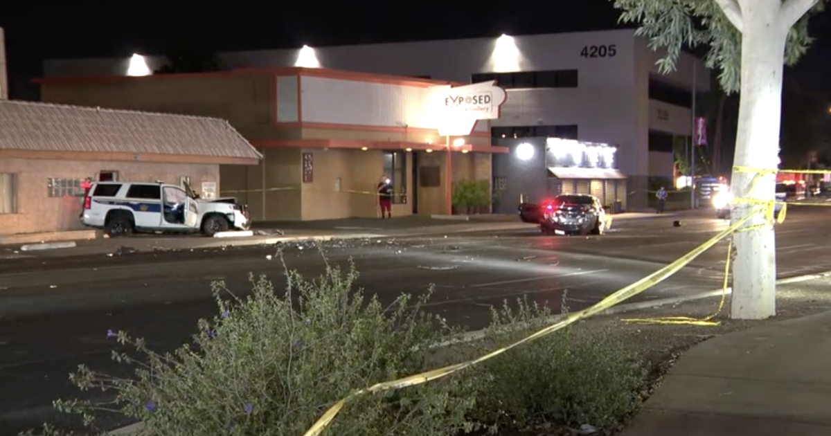 Phoenix officer injured in crash near 7th Avenue and Indian School Road