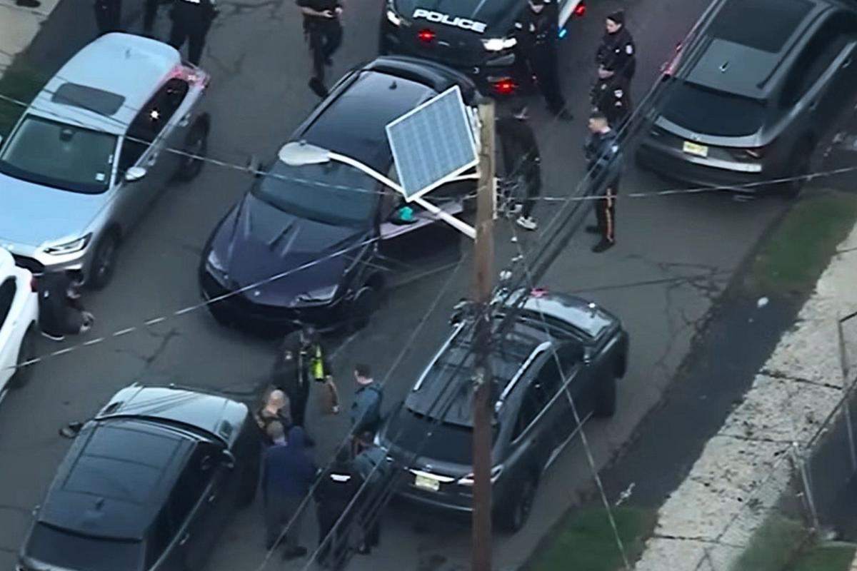 Police chase stolen Lamborghini Urus across on Parkway