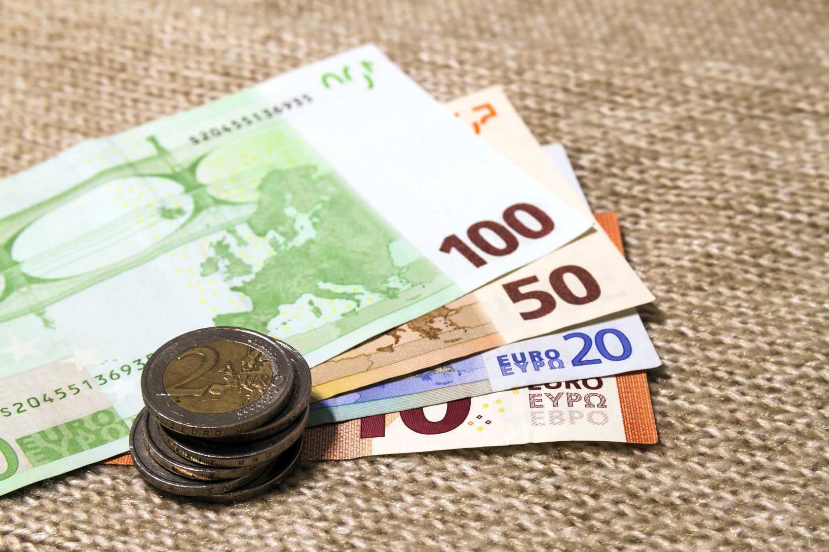 Portugal 2025 budget surplus and the fiscal challenges of 2026