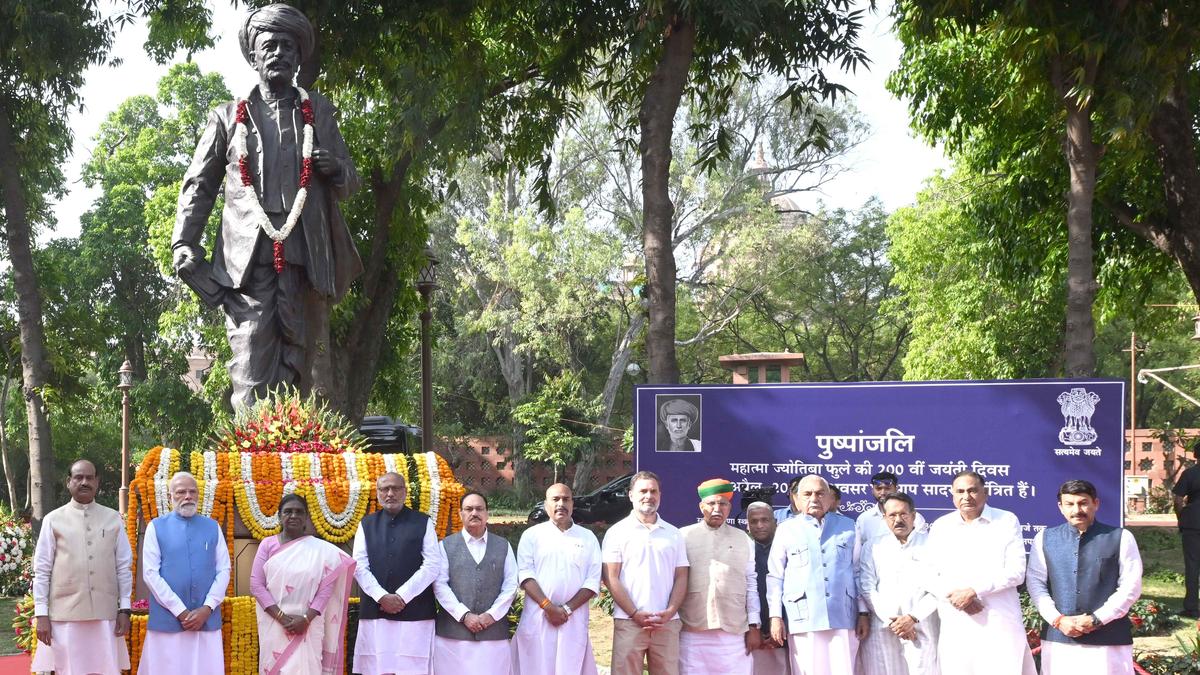 President Murmu, PM Modi, leaders pay tribute to Mahatma Jyotirao Phule on 200th birth anniversary