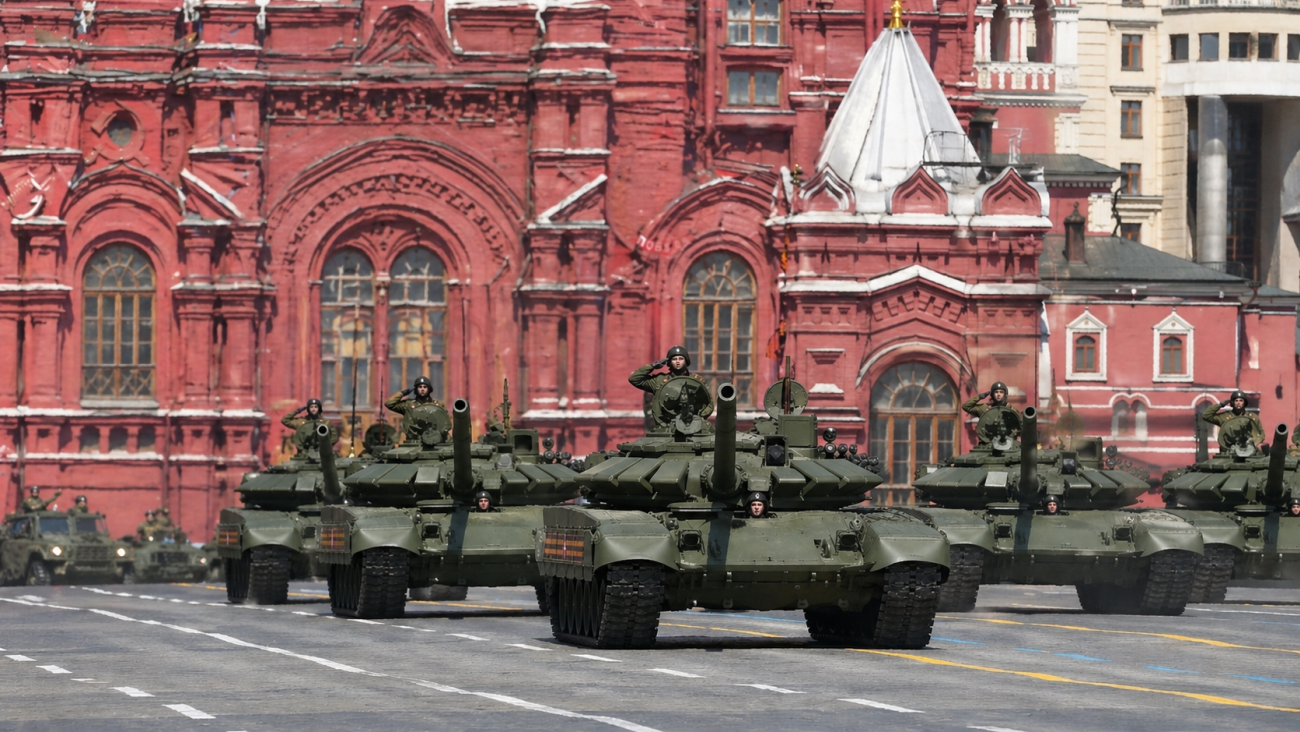 Putin speaks with Trump, proposes ceasefire in Ukraine on Victory Day