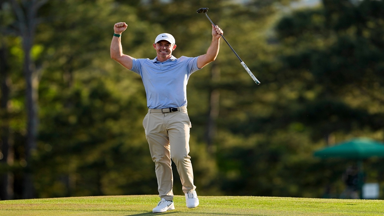 Rory McIlroy defends his Masters title, joining Jack Nicklaus, Nick Faldo and Tiger Woods with back-to-back wins