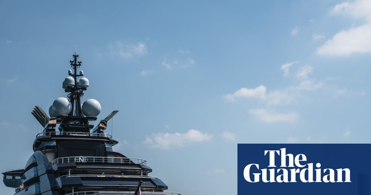 Russian oligarch’s superyacht allowed through strait of Hormuz, source says | Strait of Hormuz